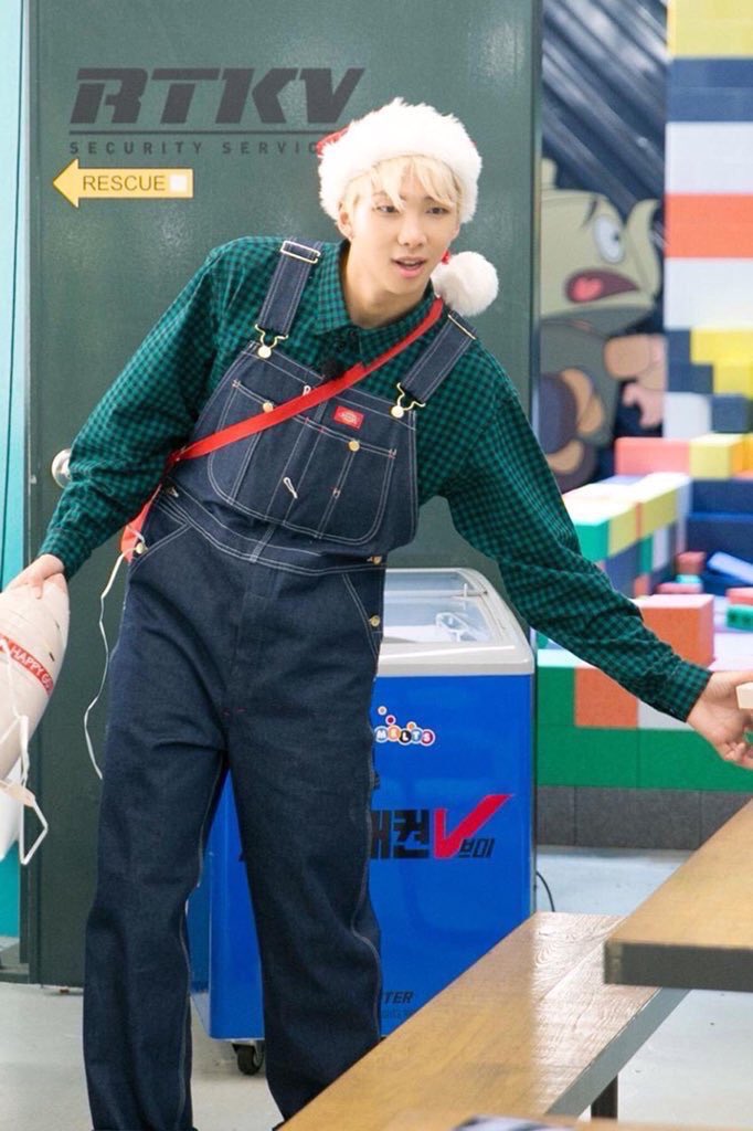 Joonie in overalls: a thread