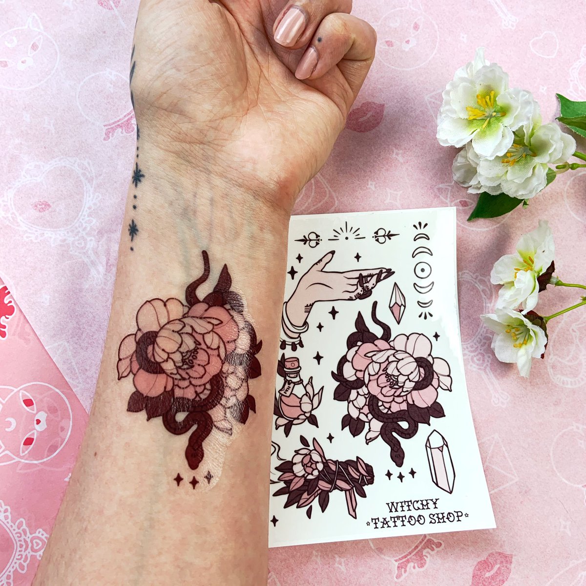 I love how all the July rewards look together! It's my first time getting temporary tattoos of my art and I`m impressed how well they worked and stayed on even after showering!☺️