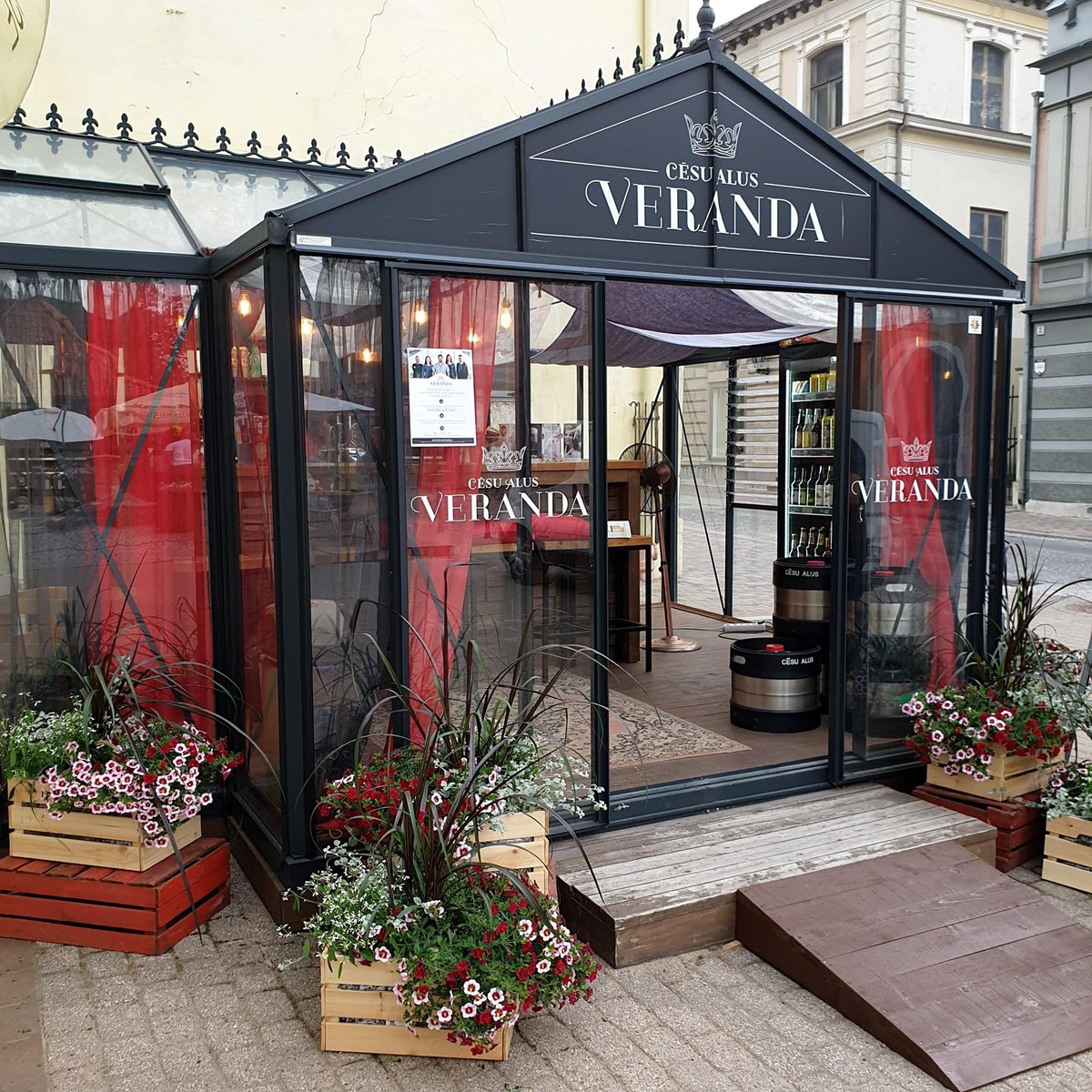 Nedēļas nogalē aicinām iegriezties Cēsu alus verandā Rožu laukumā, Cēsīs, lai atveldzētos ar mūsu dzērieniem un baudītu lielisku atmosfēru!☀️🍻

👉 Verandas darba laiks:
Piektdienās no plkst. 18:00-21:00
Sestdienās no plkst. 15:00-21:00

Gaidām ciemos!