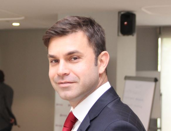 Adisseo's tweet image. How to make #feed savings? 🧐
Baris YAVUZ tells us more about how acting on constraints and using adequate enzymes can increase your overall feed #digestibility! #Rovabio rs-adisseo.com/r/research14/0…