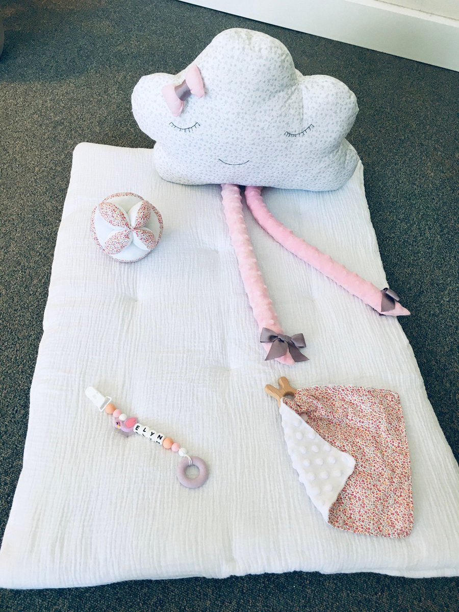 FswLhandmade's tweet photo. Voici ce que je viens d'ajouter dans ma #boutiqueetsy : Tapis de sol / tapis d'éveil / tapis de jeux #tapisdesol #etsy #tapisdeveil #tapisdejeu #tapiscoolbebe #tapisdesolbebe #tapischambrebebe #tapismatelasse #doublegazedecoton #ouate https://t.co/dctI19nmu2 https://t.co/9hOv2Jgzhp
