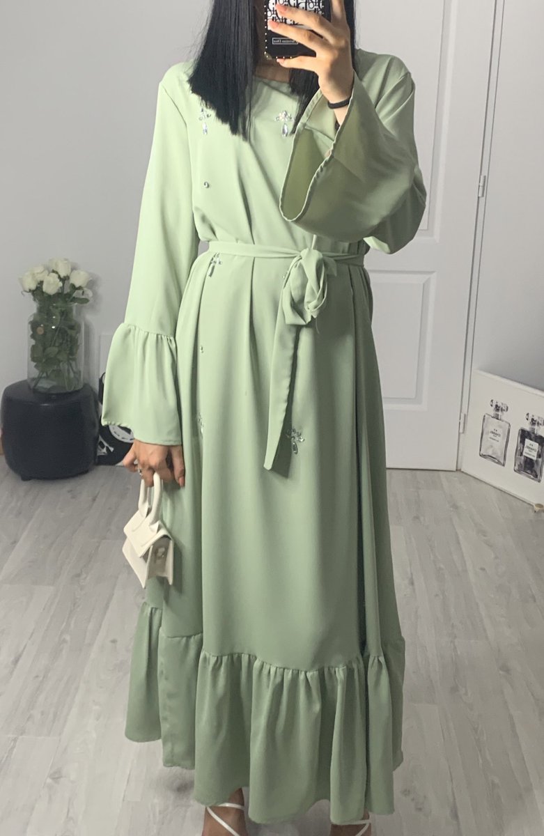 outfitby's tweet photo. https://t.co/gMDMMEgq33 𝑅𝑜𝑏𝑒 𝑃𝑒𝑟𝑙𝑎 𝑉𝑒𝑟𝑡 𝐷’𝑒𝑎𝑢 https://t.co/10Yf028B7l
