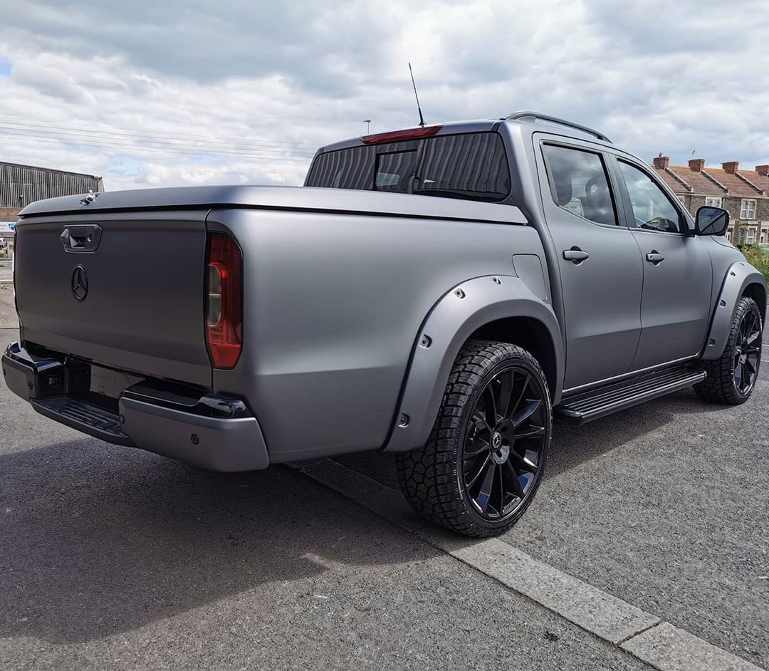 ewaffe256's tweet photo. πππ My kinda shades of grey.......................... Mercedes-Benz X-class is a luxury pickup truck 2017-2020 takes its chasis from nissan Navara and employs many Mercedes specific features and technologies #220d #x250d #x350d #6speedmanual #7speedautomatic https://t.co/H2EDmGE76u
