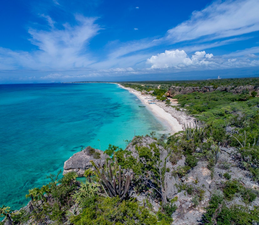 #BritishVogue Rectifica e invita a sus seguidores a visitar las playas de nuestra amada República Dominicana. ¡Lee el artículo íntegro en el enlace! → https://t.co/onK9aX4bVn https://t.co/j5LStMT4BD