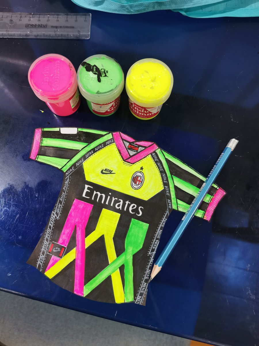 ManoAlzada97's tweet photo. TODOS INVITADOS AL #RetoFantasyFCL #FutbolColLabs
@FutbolCoLab.
Nike third kit @acmilan Inspirada en una de las colecciones noventeras de Gianni Versace @Versace en Milán
@LaCasacaBlog
@EleteTSC
@ChenzoAr
@CasaBruniDesign
@nicsaa23
@matupeco20
@rama_arbol https://t.co/ndoujO7uRb