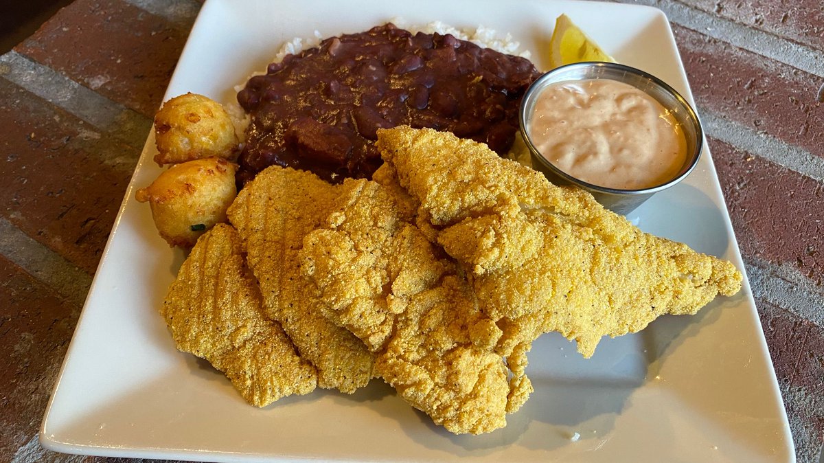 BBsTexOrleans's tweet image. Nothing says Friday like FRIED FISH! Retweet if you are going to get your fish fix with us today! #TexOrleansLife #GrindtoGather