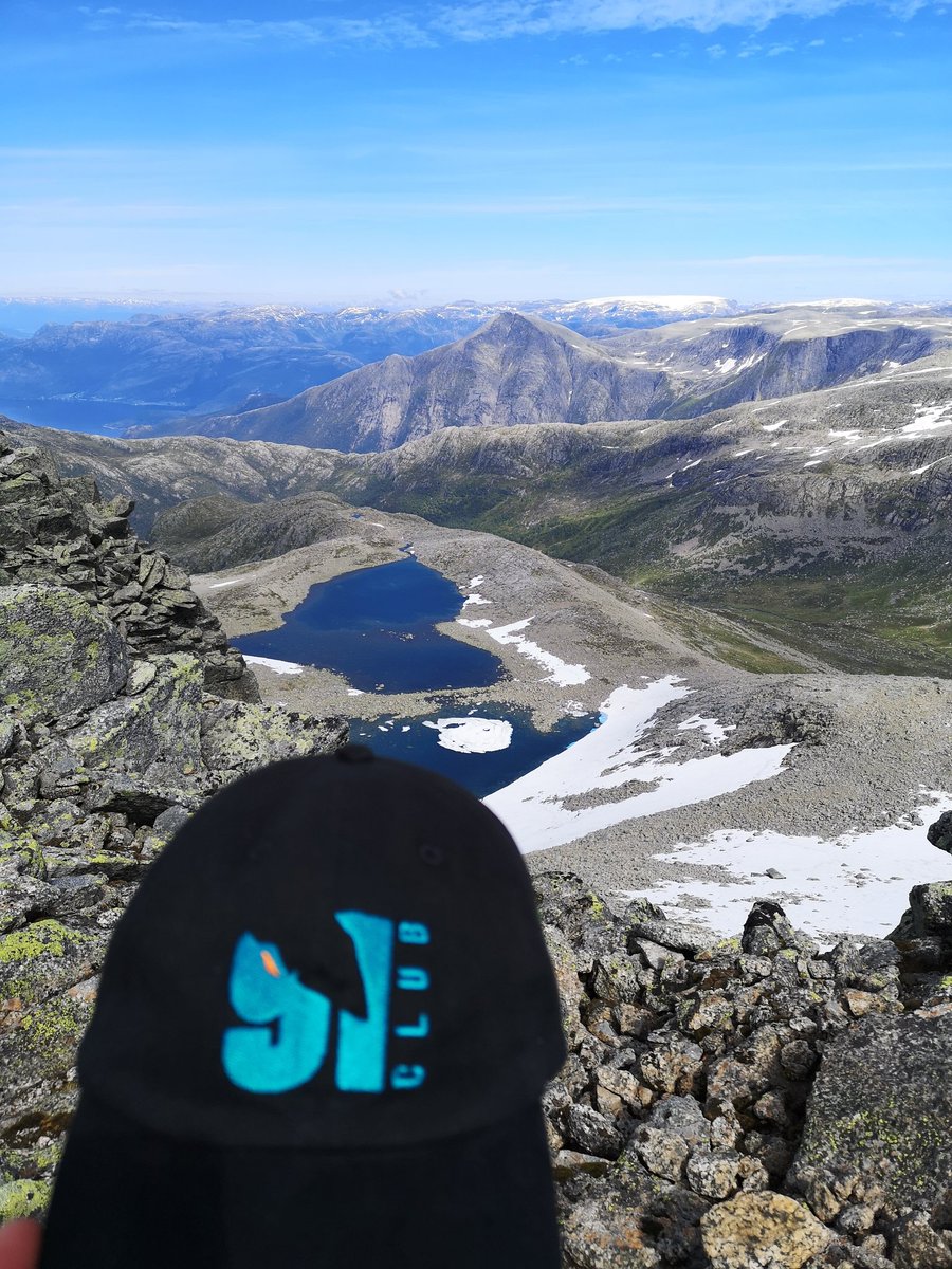 SharksNorge's tweet photo. Since @SanJoseSharks can't go to the top this year, I did it for them🏔️ #SJSharks #91club #hiking #Norway #nhlnor https://t.co/ag6UBgeujg
