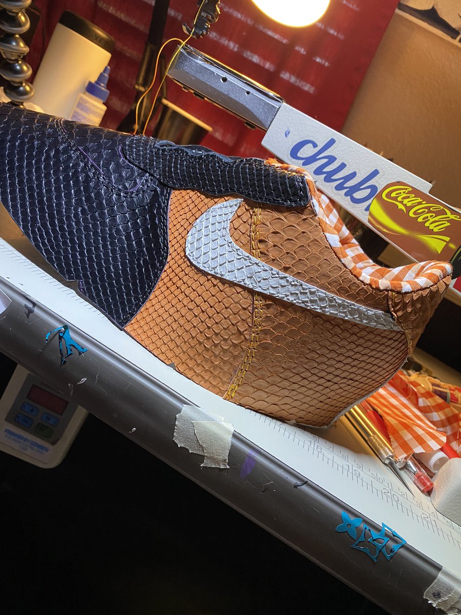 collier41fb's tweet photo. Starting to look like a shoe 👀🔥 checkout my YouTube for more @lacedupkustoms https://t.co/E8OaZm1qdG