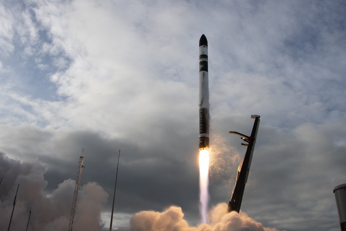RocketLab's tweet photo. Today we can confirm that we're returning to flight in August! Our team has confidently identified the cause of the in-flight anomaly on our 13th mission &amp; we’re implementing corrective measures. Stay tuned for mission updates soon! https://t.co/Zx9GWkqwjq https://t.co/wVI1GHFufY