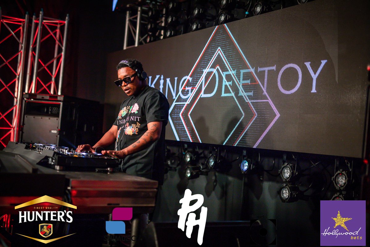 ChannelOTV's tweet photo. It's @kingdeetoy in the building. Let's go! 

#LockdownHouseParty, presented by @hunterscider 

#HuntersRefreshes https://t.co/IYLWL4wbdK