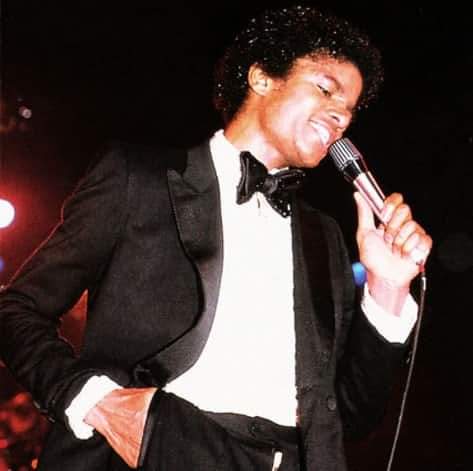 djamilatoulaila's tweet photo. #OnThisDayInMusic 

Il y'a 41 ans, le 28 juillet 1979, #MichaelJackson sortait le single "Don't Stop Till You Get Enough", extrait de son 5ème album "OFF THE WALL'' sorti la même année.

si tu aimes cette chanson, #retweet svp

#throwback #popmusic #rt4rt #comment_like #tt237 https://t.co/G7OxdKZlA2