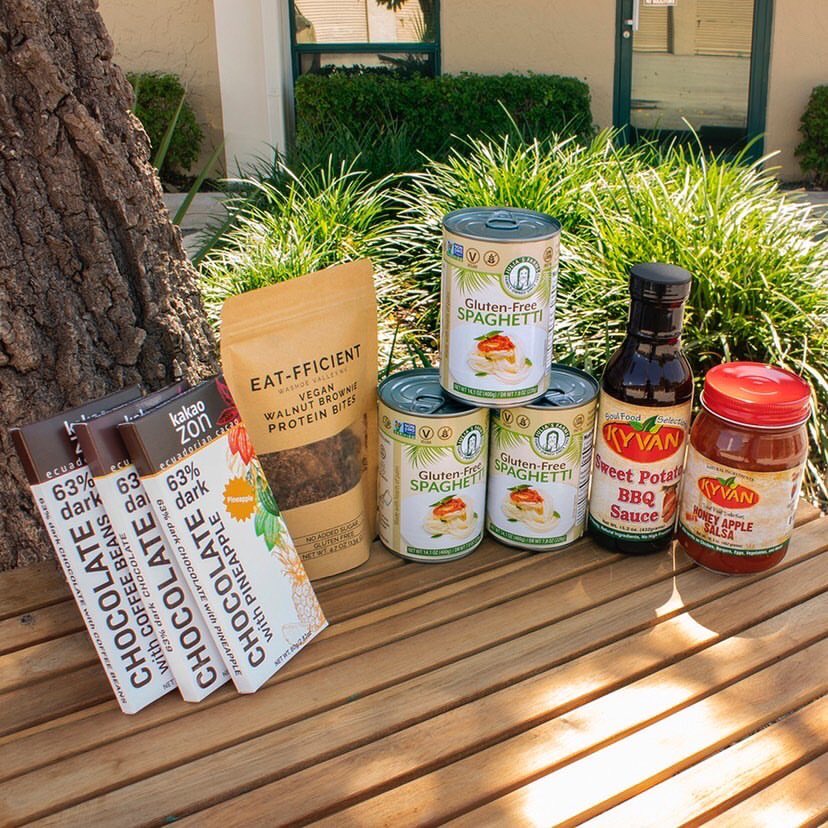 KYVAN82's tweet photo. 🎉GIVEAWAY ALERT! 🎉
We’ve partnered up with #juliasfarms #eat.fficient #kakaozon and #kyvan82 on IG for a special giveaway for TWO lucky winners in the US. Join the fun https://t.co/2qQEGfvCb6