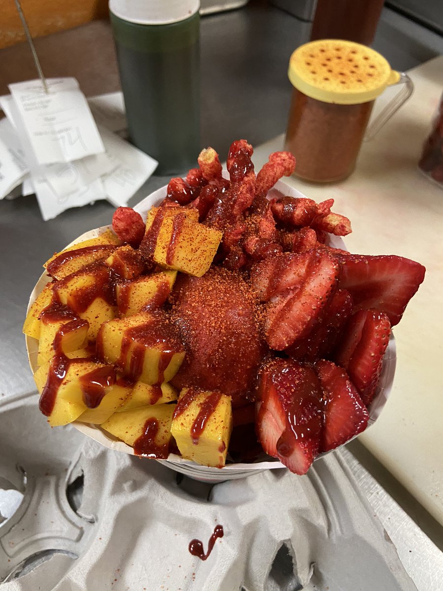 _elchangoloco's tweet photo. #elchangoloco 😋🥭🍓 https://t.co/oe1cfKeYZU