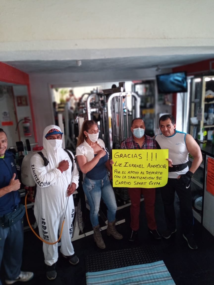 israelamadormx's tweet photo. Sanitizando gratuitamente. ¡Gracias a #CardioGym por su mensaje! Recuerden que #LaSaludSomosTodos #Tlalnepantla https://t.co/C8MwEFLt23