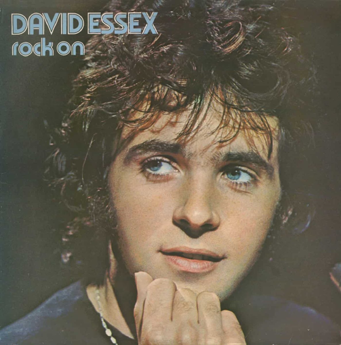 #DavidEssex In my youth, many moons ago, David Essex was our 'dreamboat'!