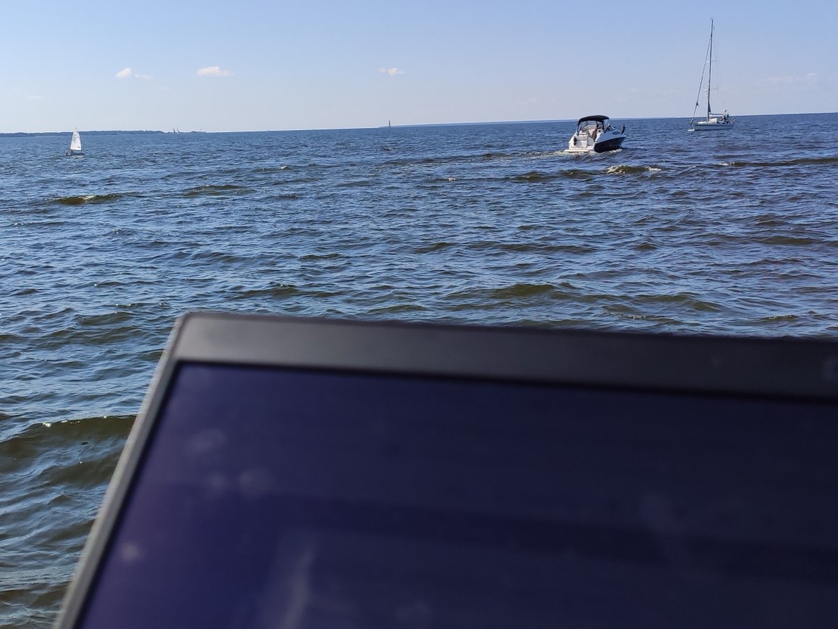 MPiacq's tweet photo. I do not understand. A client of mine on the phone was puzzled when I told him I was at work..
#digitalnomad https://t.co/MZKIyodDOj