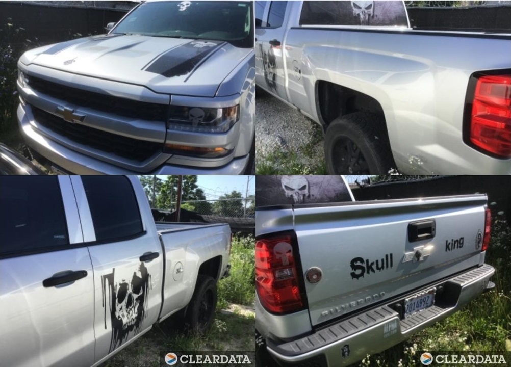 ILTruckCops's tweet photo. ** STOLEN VEHICLE **
This vehicle, a 2016 Chevrolet Silverado, was stolen from an ITEA business member's property. The vehicle has unique graphics as shown. (Plate number #2014992-B). If this vehicle is seen, call the Markham Police Department at 708.331.2171, or dial 911. https://t.co/lojRAyYRl2
