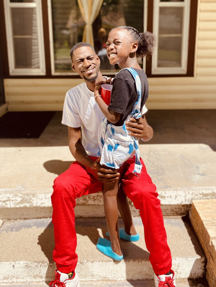 OceanViewSlim's tweet photo. A wise man told me it take 3 generations to break a certain type of trauma , Iโm the 3rd child birthed from my momma , this movie ๐ฅ is all love no ๐๐คdrama.. #oceanviewslim #Azzy #BlackLove #Homebase ๐ก #IJustWannaRap2Coming https://t.co/FKVH6hYath