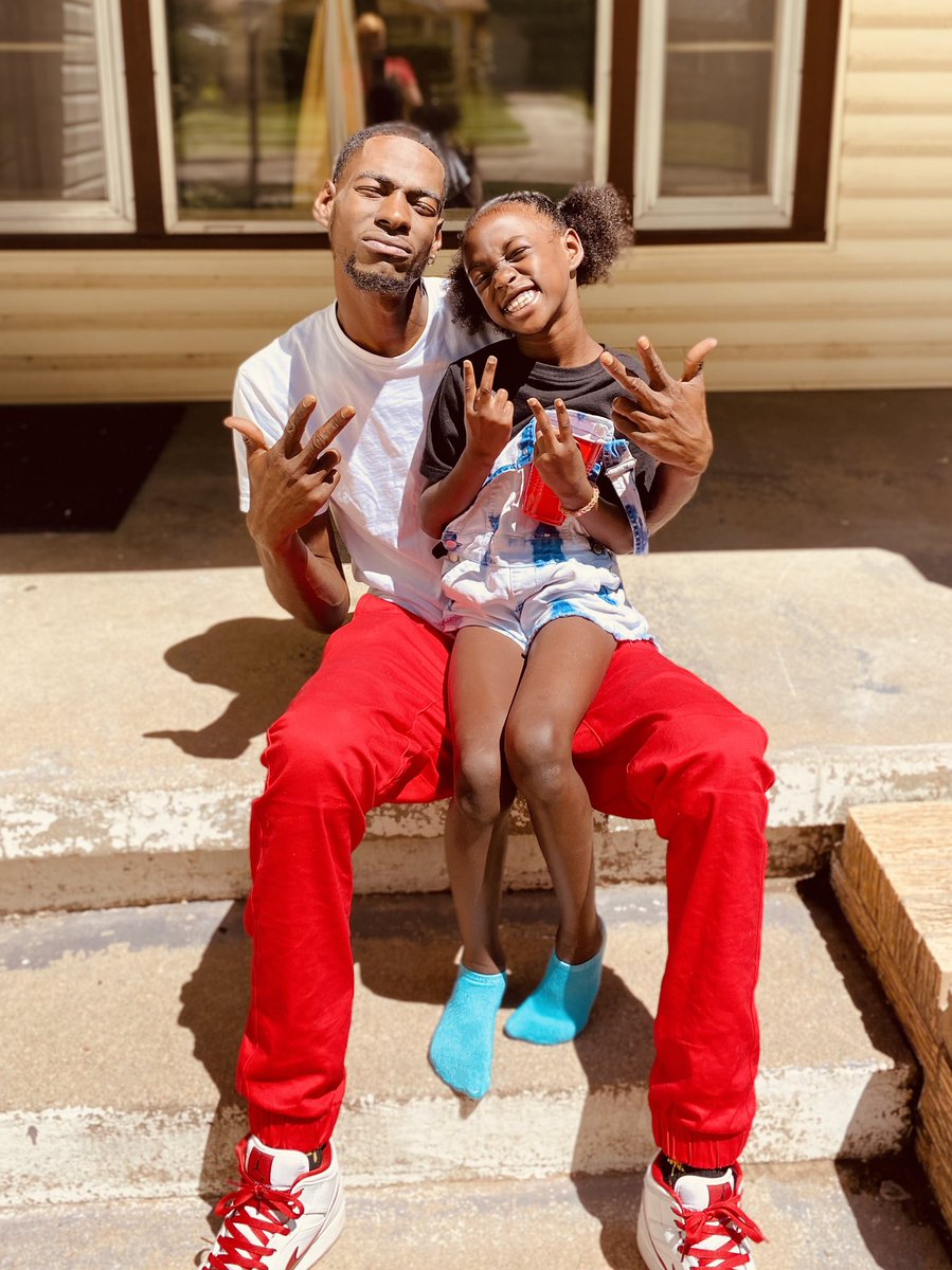 OceanViewSlim's tweet photo. A wise man told me it take 3 generations to break a certain type of trauma , Iโm the 3rd child birthed from my momma , this movie ๐ฅ is all love no ๐๐คdrama.. #oceanviewslim #Azzy #BlackLove #Homebase ๐ก #IJustWannaRap2Coming https://t.co/FKVH6hYath