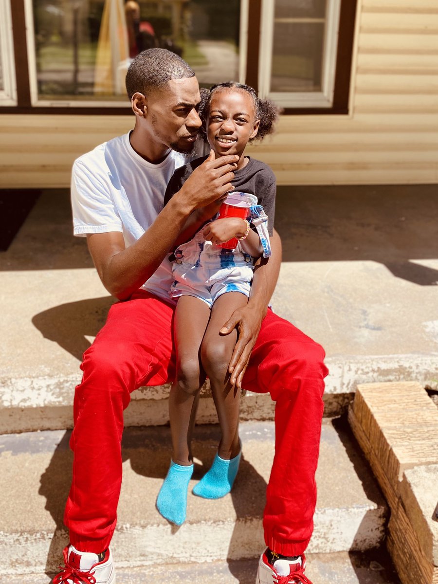 OceanViewSlim's tweet photo. A wise man told me it take 3 generations to break a certain type of trauma , Iโm the 3rd child birthed from my momma , this movie ๐ฅ is all love no ๐๐คdrama.. #oceanviewslim #Azzy #BlackLove #Homebase ๐ก #IJustWannaRap2Coming https://t.co/FKVH6hYath