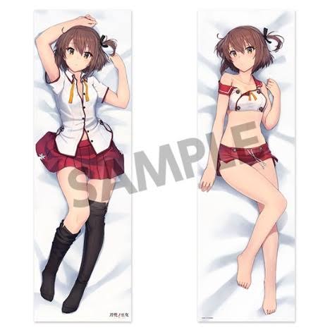 @A29974521 ひよよんや可奈美ちゃんは以前にしずま先生書き下ろしの抱き枕カバーでこの衣装が出てましたね 