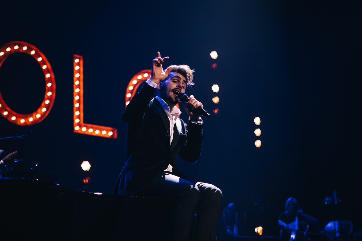 Speriamo che nelle vostre playlist ci sarà anche la nostra musica! Quale canzone accompagnerà la vostra estate? #IlVolo #TB