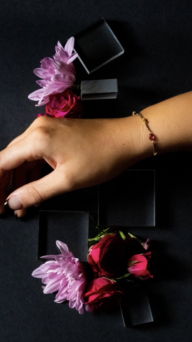 brilliantatl's tweet photo. Happy #fancyfriday! We’re celebrating with this gorgeous bracelet 😍 https://t.co/n2Gs3W4f62