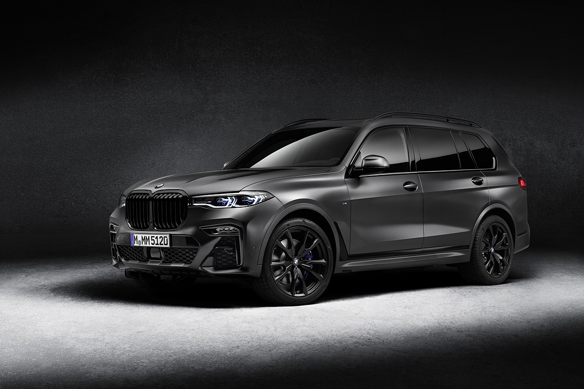 BMWSlovensko's tweet photo. Najvyššia miera tmavej exkluzivity má názov Dark Shadow Edition.
Impozantný vzhľad, exkluzívna charizma a šporotvý nádych. BMW X7 Dark Shadow Edition ponúka unikátny dizajn a prvky výbavy najvyššej kvality od BMW Individual. #THEX7 #BMWX7 #BMWIndividual #DarkShadowEdition https://t.co/cbzQz0lggo