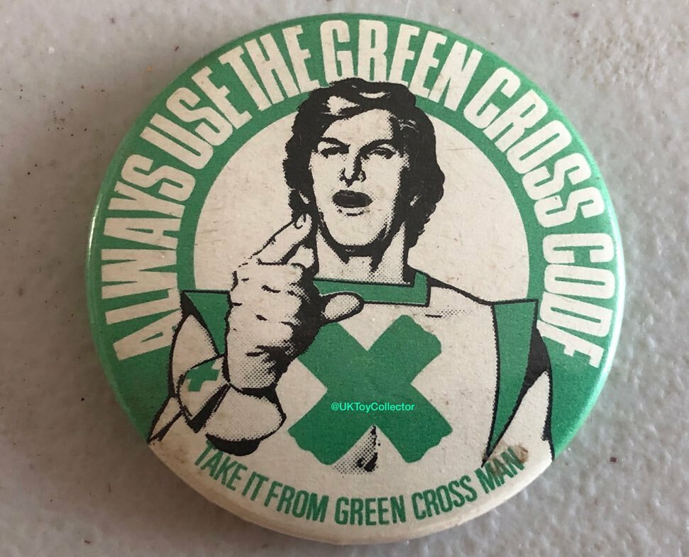UKToyCollector's tweet photo. It’s kinda #StarWarsish 😁 I was one of the lucky ones that actually had #StarWarsLegend #DaveProwse visit my school as #TheGreenCrossCodeMan 😃 I was just a nipper at the time and I remember him towering over me and my school friends. His brother owns… https://t.co/FIt2DH2l6W https://t.co/xSZ3AXai5M