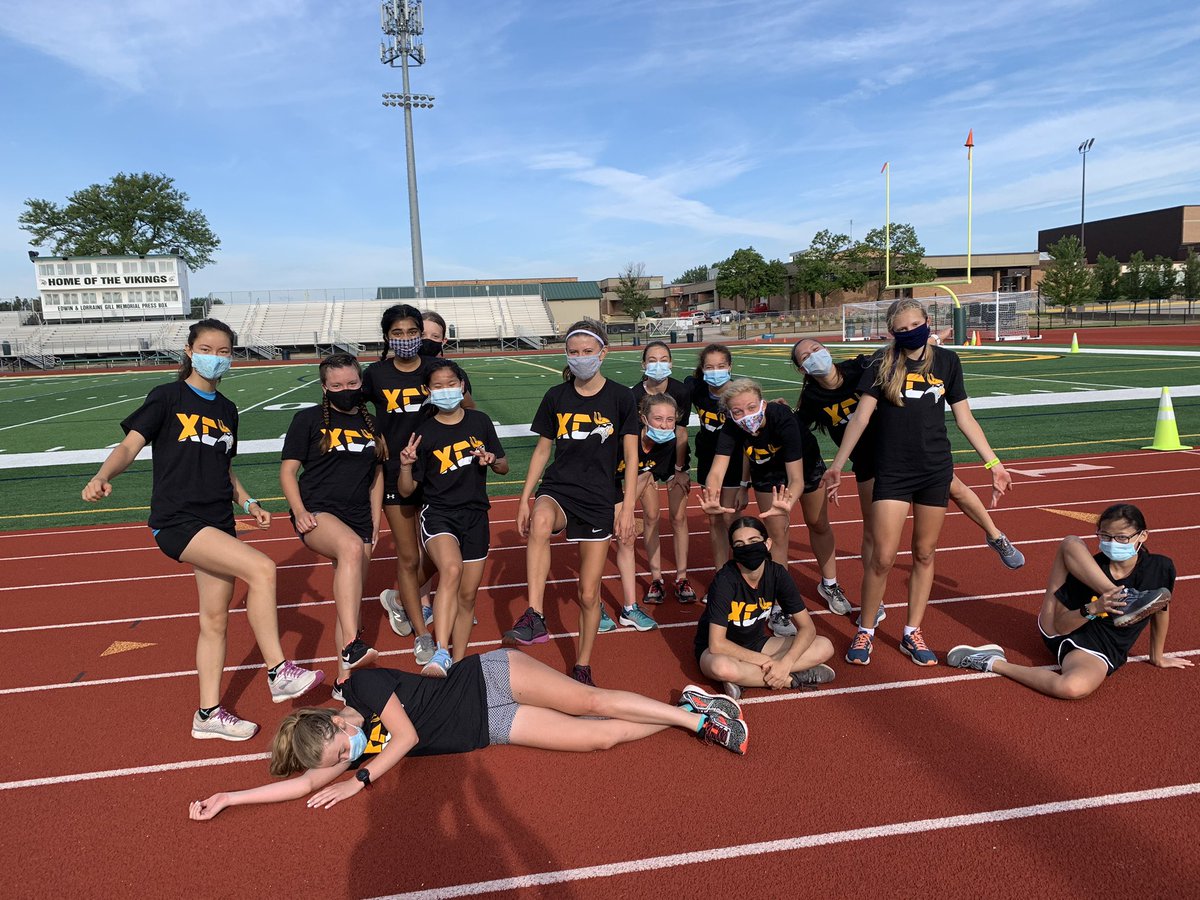 fremdgtfxc's tweet photo. Capped off an awesome two weeks of camp with some well deserved new gear! “We’re just happy to be here” #2020mantra #xccamp2020 #fastbraidfriday #fhsspirit https://t.co/28Vk23JG2T