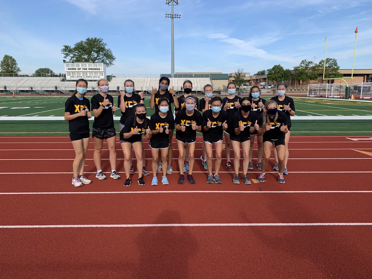 fremdgtfxc's tweet photo. Capped off an awesome two weeks of camp with some well deserved new gear! “We’re just happy to be here” #2020mantra #xccamp2020 #fastbraidfriday #fhsspirit https://t.co/28Vk23JG2T