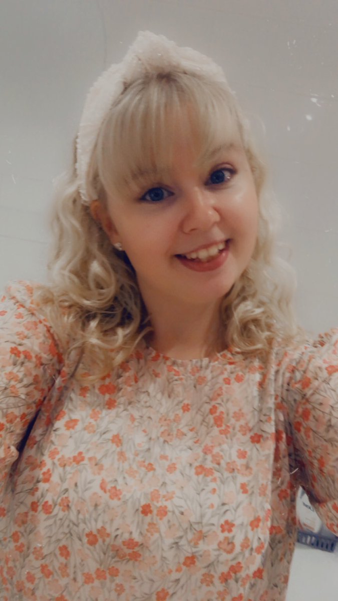 gemmawarrxo's tweet photo. It’s FRIDAY!! The hubby took me to Primark again today & we’re spending the evening at my mum’s having a BBQ 😍 #happyG https://t.co/6AgCW5iqlr