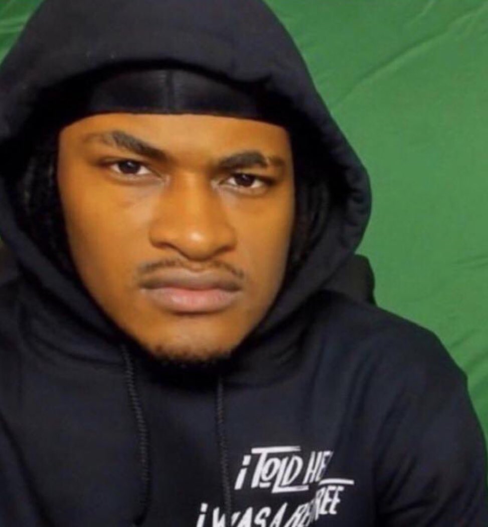 e. on Twitter "ash kaash give regular ass head. y’all just hyped it