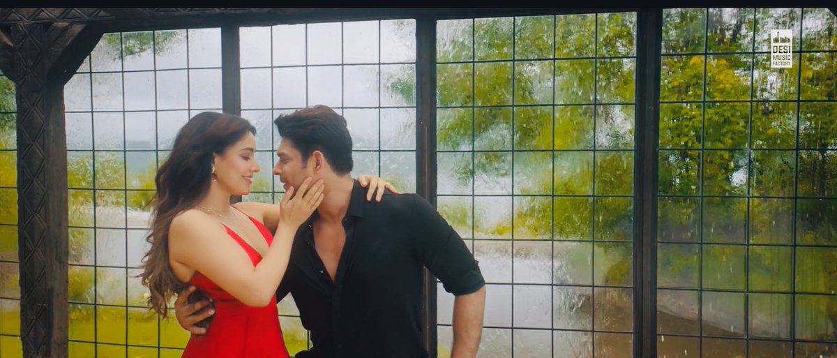 Their INTENSE EYE LOCK nd ROMANCE, it's soo soo PERFECTT that even REAL couples crave for it!! There acting is soo to the point nd natural ...!! One of their BEST Performance!!  #DilKoKaraarAaya