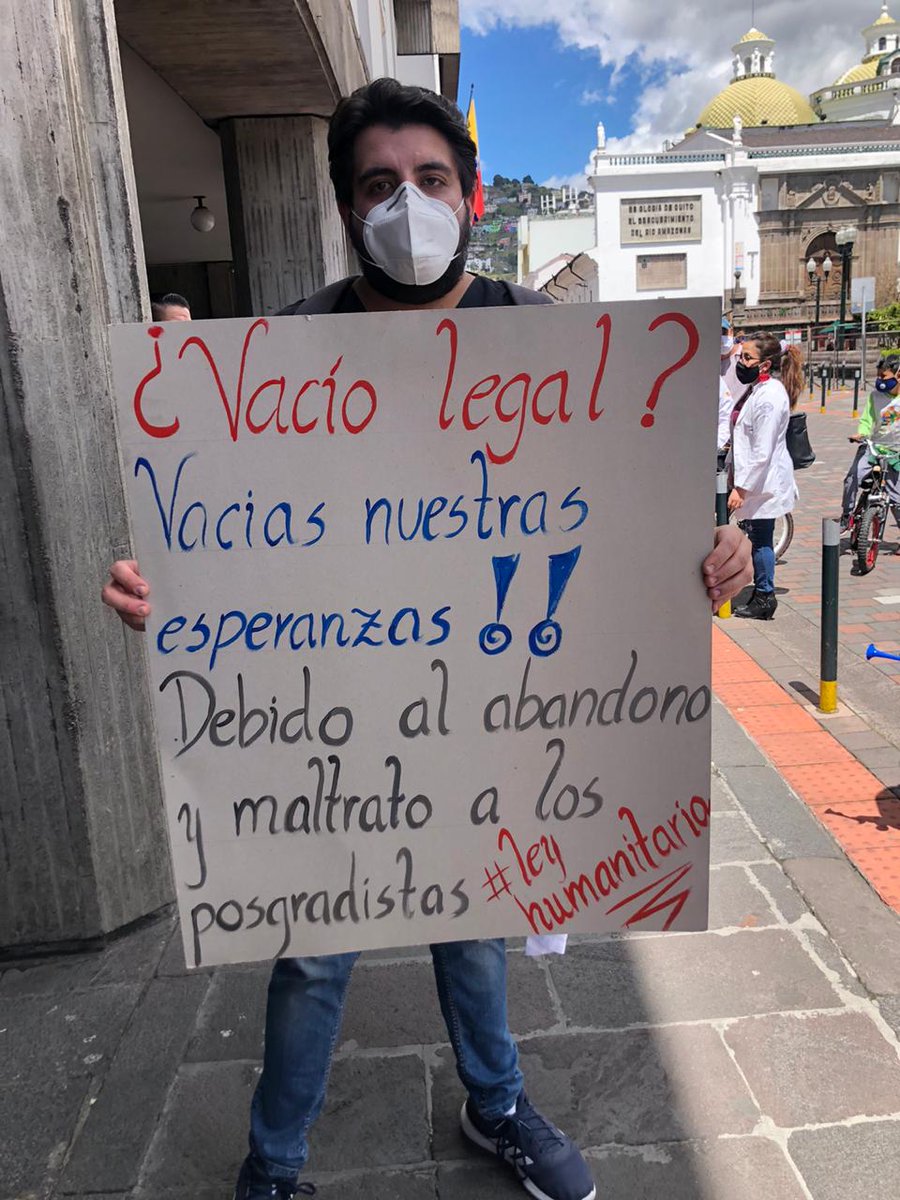 melydoctorita's tweet photo. Cree ud Señor Ministro @DrJuanCZevallos q ocupar un cargo jerárquico superior en @Salud_Ec le da la facultad d tratar asi a sus colaboradores!? @postgradistasEC se merecen respeto y no su negligencia #LeyHumanitariaYA @Lenin @AsambleaEcuador @JohannaCedeno @AtheneumCorp @IESSec https://t.co/tp2OS3y6j6