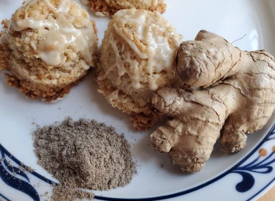 plentyofgoodnyc's tweet photo. Weekend #sweetcravings hit different and when they do- we, #macaroon maniacs, will have your back! Handcrafted to perfection with the right drizzle of toppings- from #caramel &amp; #gingerglaze to #chocolatedipped! https://t.co/QORpI81X1L #dessertlover #brooklynbakery #macaroonlovers https://t.co/SwLuTZ0uPM