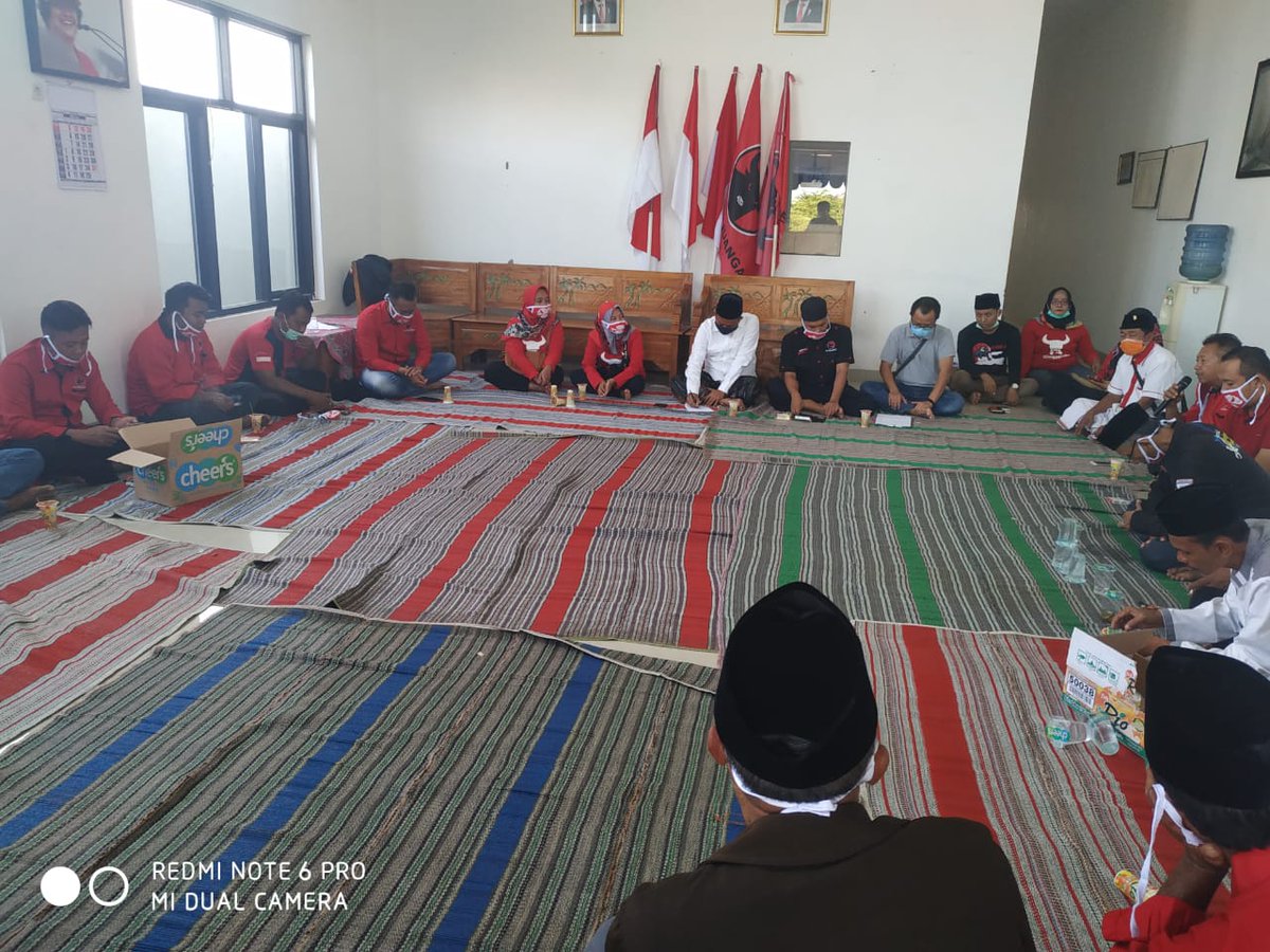 PDIP_sumenep's tweet photo. DPC PDI Perjuangan Sumenep Jatim melakukan rapat koordinasi memanaskan mesin partai dalam pemenangan Pilkada Sumenep 2020 

https://t.co/3Ir8KorymM
@obethzn @rendra7891 @hosnan_abrory
@PDI_Perjuangan @PDIPJatim @KoranMadura @HerpurOfficia @KangSirmadji @66Hasto https://t.co/dW4I39XLGc