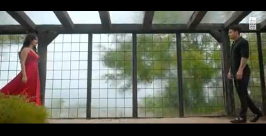 SHOOT LOCATION is perfectt example of how HEAVEN looks like..!! DIRECTION, LYRICS , SINGER, ACTORS nd every member of team ..1000 on 10!! Just SPEECHLESS!! Confirm!! NEUTRAL AUDIENCES will LOVE it!! #DilKoKaraarAaya