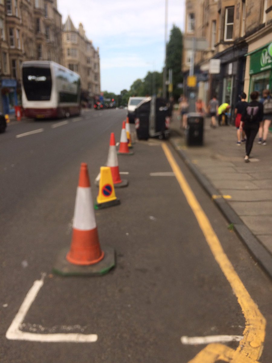 No sign of genocide or war zones - took the lane all the way down to Morningside. Counted 10 folk cycling up hill in just over a minute. Lots of pedestrians. Looks like high footfall. Battalions of SUVs making their presence felt