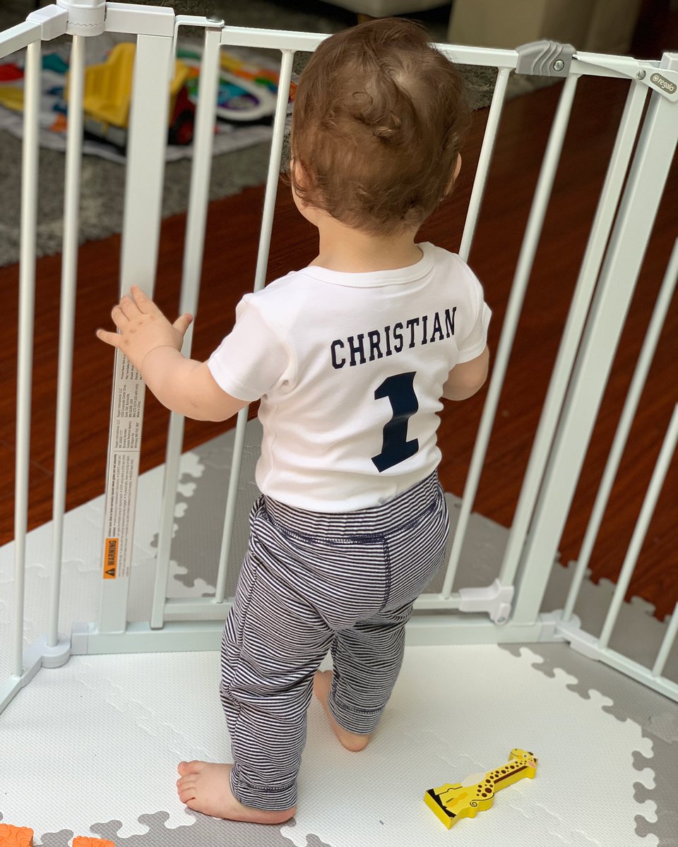 EllenieOfficial's tweet photo. Hard to believe our little man is ONE!🎉 Happy 1st Birthday Christian! @PISTOLSandPINTS.🎈🎂 We all love you so much baby boy! CHEERS to many many more! Thank you auntie @ameliemckendry for my outfit! 👶 https://t.co/lv9AgQEDuG