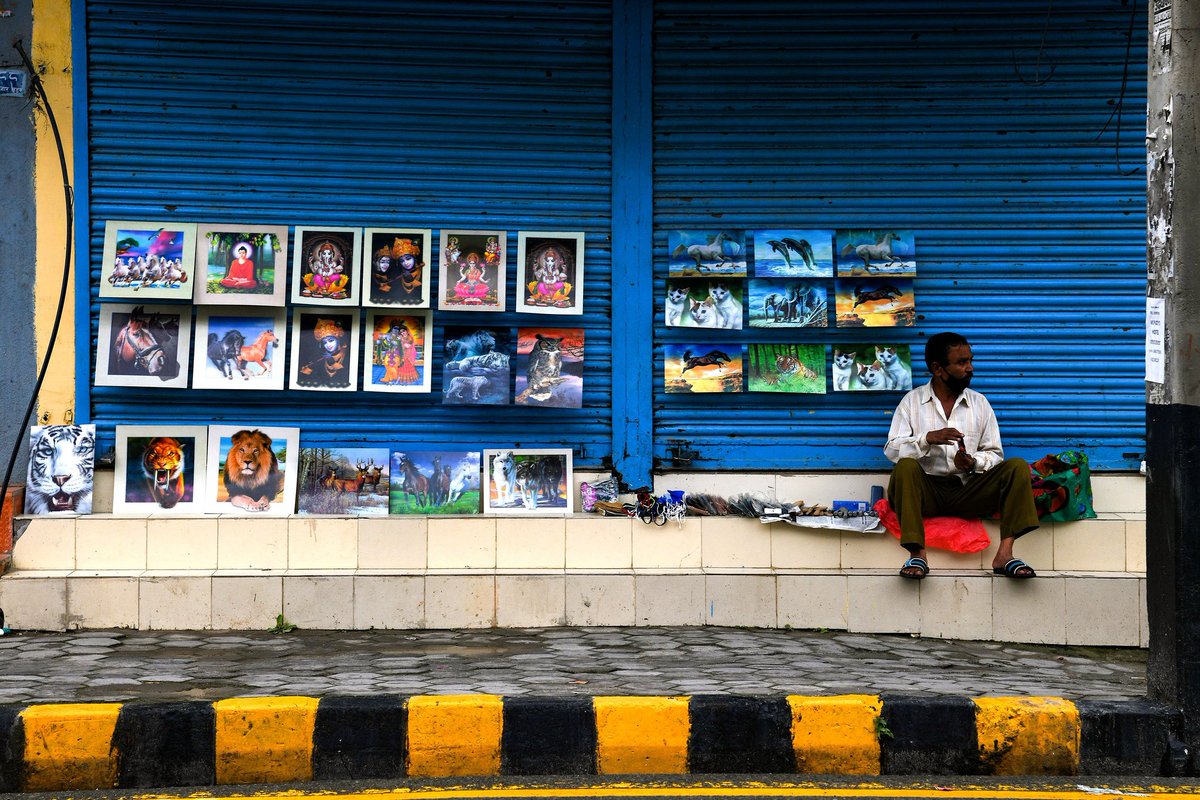 dpak_kc's tweet photo. Street photoshop 
I mean a street photo shop😀
#photoshop  #photo_shop  #streetphotography  #street  #frame  #dailylife  #business  #photo  ##yourshotphotographer  #people  #kathmandu  #nepal https://t.co/kJE7Q5ROE4