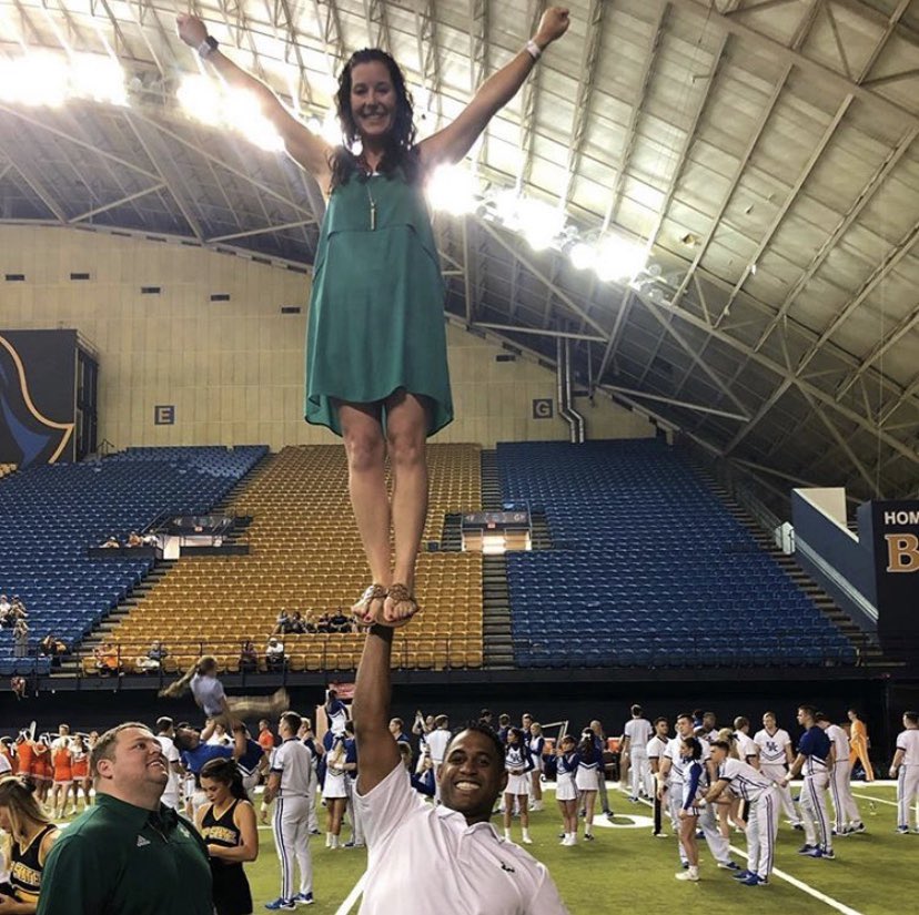 USFAllGirlCheer's tweet photo. We would like to wish a very Happy Birthday to our head coach and former USF Cheerleader, Sandy! We love you and hope you have a great day! ππ #USFAG #GoBulls #HornsUp #USFCheer https://t.co/171PO4tyFq