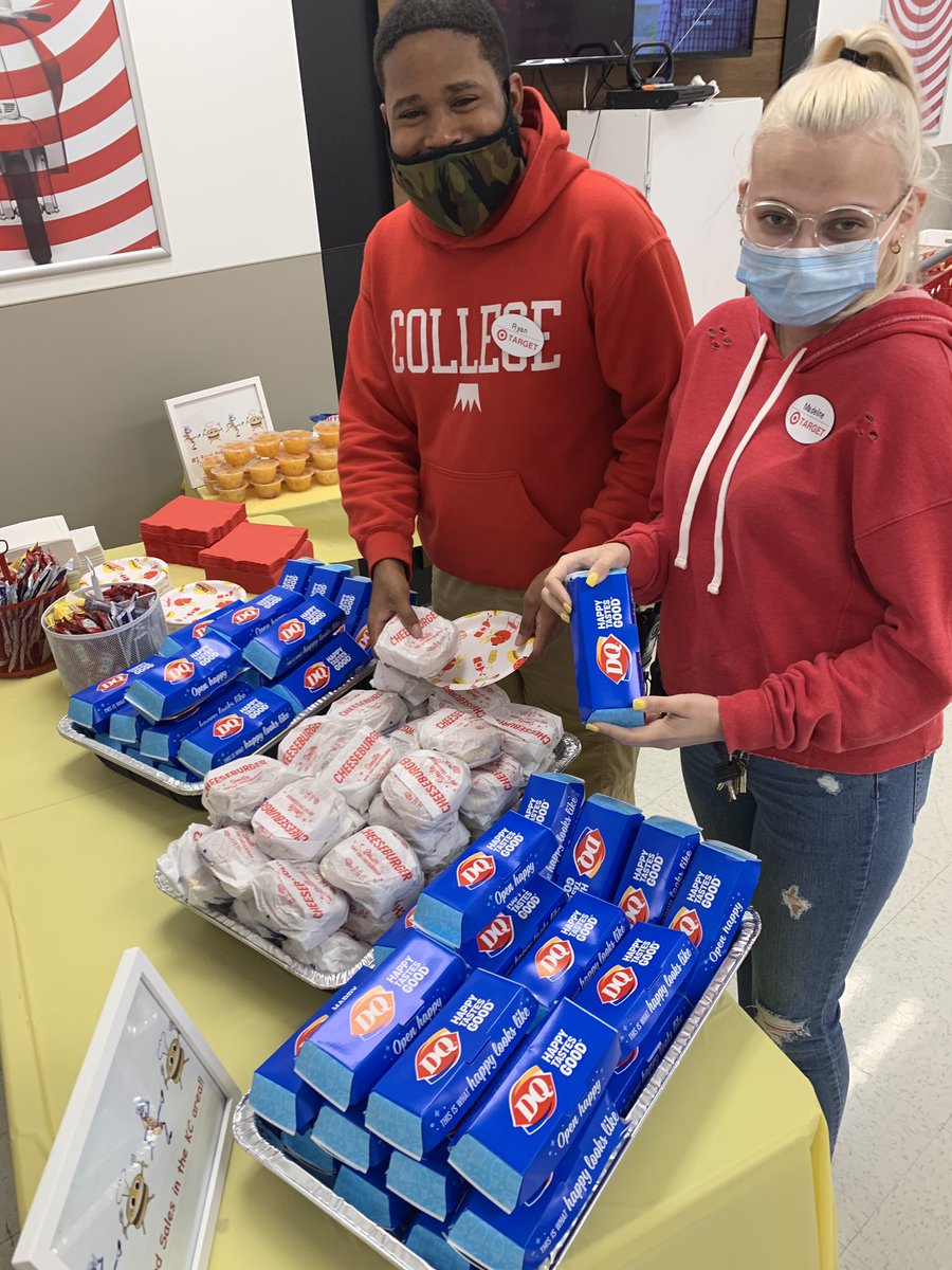 Celebrating #1 KC food sales with a Covid Style BBQ! Huge shout out to the food team, but from inbound experts unloading those trucks to our advocates checking out all the guests, the whole store deserves a party! @Holly_Target <a href="/ETLMadeline/">Madeline Antey</a> <a href="/awalters009/">Andrew Walters</a> <a href="/AndreaMarina6/">Andrea Serrano</a>