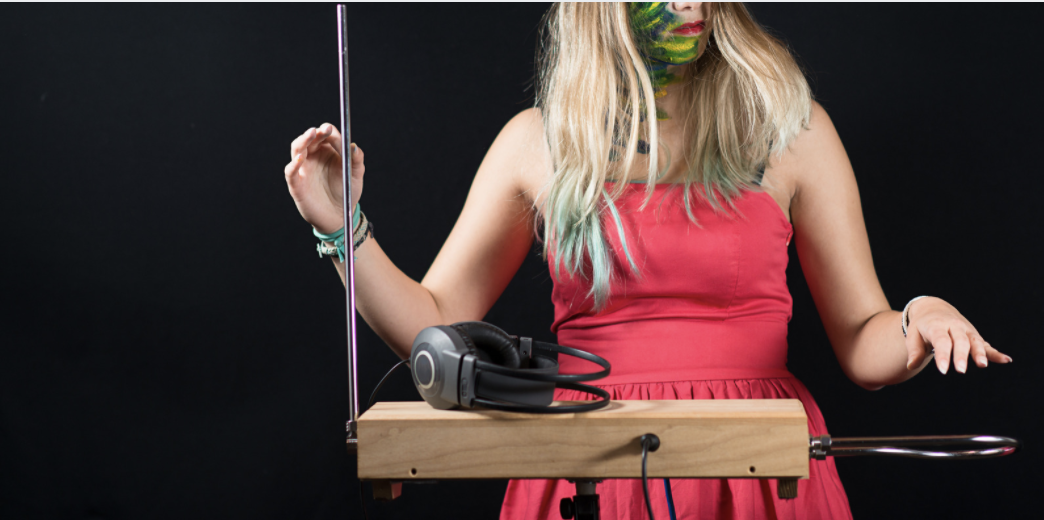 UTM's tweet photo. July 31 | #UncommonInstrumentsAwarenessDay
Whether you play a #Theremin or a #Hydrolauphone, group music lessons have a positive impact. Learn more about @UTMPsychology Professor Glenn Schellenberg study on sound. https://t.co/zbBvDQ6sD0 https://t.co/xDAdmM8CoJ