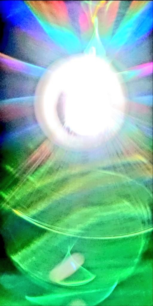 kumo42639651's tweet photo. 顧みて全ての執着を捨てあきらめてしまえば残りの人生全て余興だ何が起こっても楽しめる達成感などは必要無い経緯と結果を傍観しているだけでも世の中十分に楽しい・

#和を以て貴しとなす・わをもってとうとしとなす～三代目と私の視た世界をありのままにお届けしますSpecial・ver～

#心の安寧祈願 https://t.co/jT3n9yEwAw