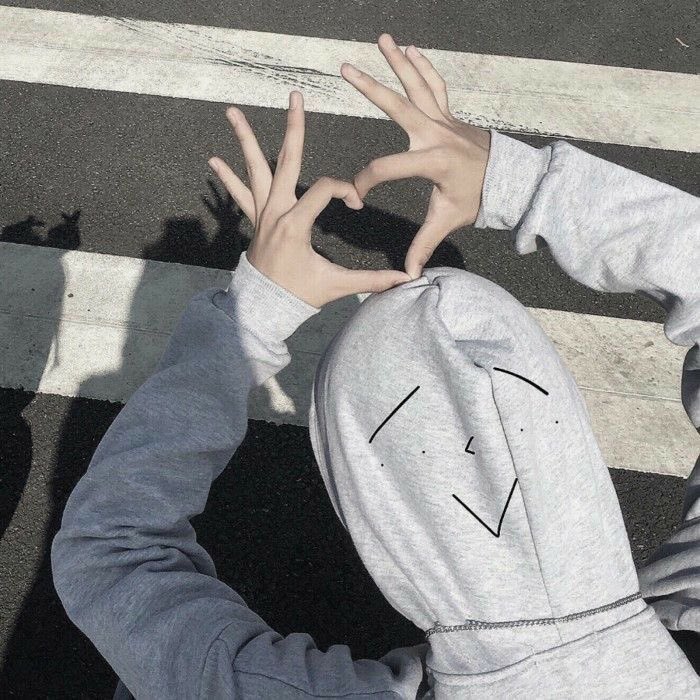 — August wish 🗓🤍✨
 เดือนใหม่แล้วขอให้เป็นเดือนที่ดีและน่ารักของทุกคนนะครับ ขอให้เจอแต่เรื่องที่ดีไม่เศร้ากันเยอะนะ ยิ้มเยอะๆสดใสๆแล้วก็อยู่เล่นด้วยกันไปนานๆเลยนะครับ รักทุกคนมากๆ มาเล่นด้วยกันเยอะๆนะผมเหงา 𝖧𝖺𝗏𝖾 𝖺 𝗀𝗈𝗈𝖽 𝗆𝗈𝗇𝗍𝗁 𝖻𝖺𝖻𝗒🧸🖐🏻