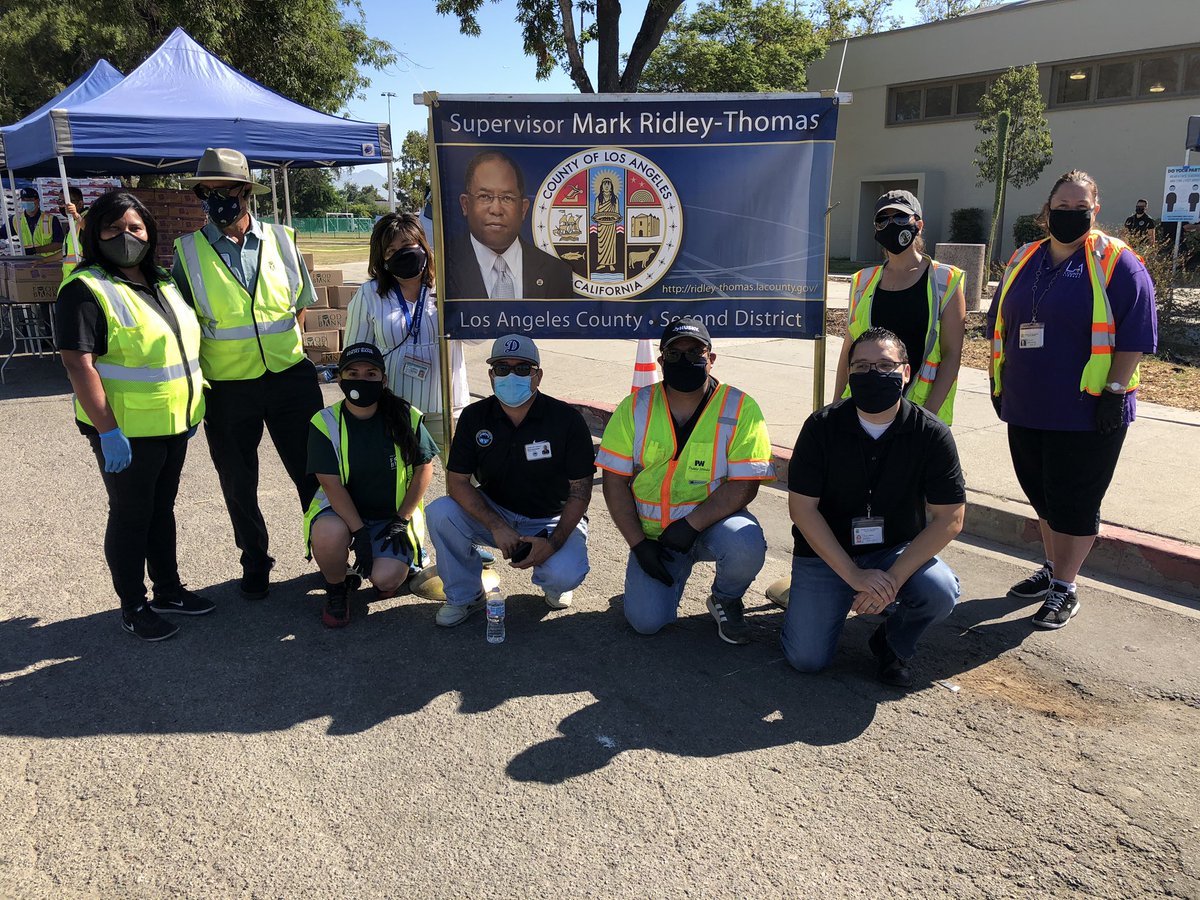 Supv@mridleythomas with <a href="/lacountyparks/">Los Angeles County Parks & Recreation</a> <a href="/LAFoodBank/">LA Regional Food Bank</a> <a href="/LACountyLibrary/">LA County Library</a> <a href="/ladpw/">Public Works</a> and others host today’s Food Giveaway at Roosevelt Park in Florence-Firestone from 9am-noon...#drivethroughfoodgiveaway #helpingfamiliesduringcovid <a href="/emilypresents/">Emily</a> <a href="/mahrinuh/">marina escobedo</a> <a href="/KarlyKatona/">Karly Katona</a> <a href="/MKJones2/">Mary Jones</a>