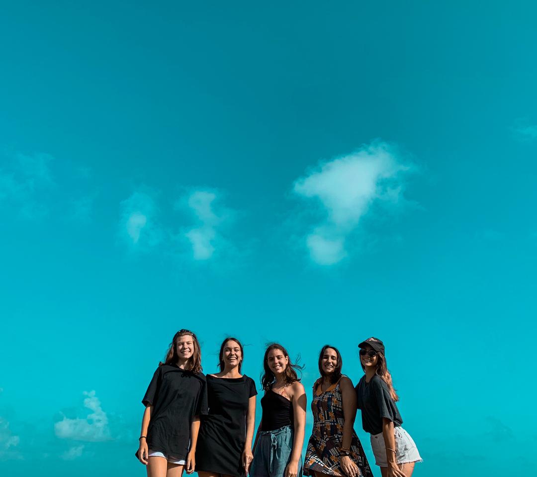 ...a falta de playa , costa ...