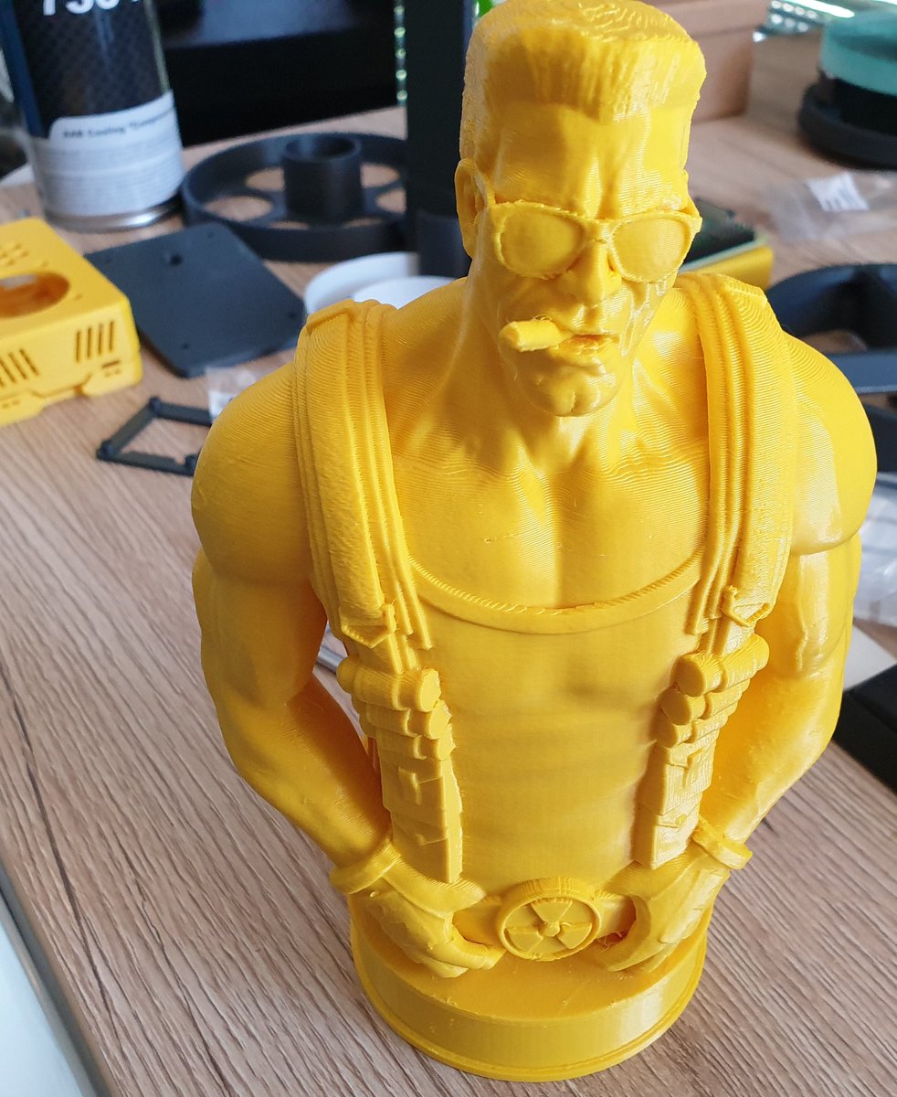 pcpointer's tweet image. &quot;Hail to the king, baby“ - Duke Nukem by @fotismint printed with ABS Extrafill yellow from @Fillamentum with 0.25 layer height. 

#3Dprinting #dukenukem #pcpointer #3ddruck  #filament #fillamentum #prusa3d
#prusa