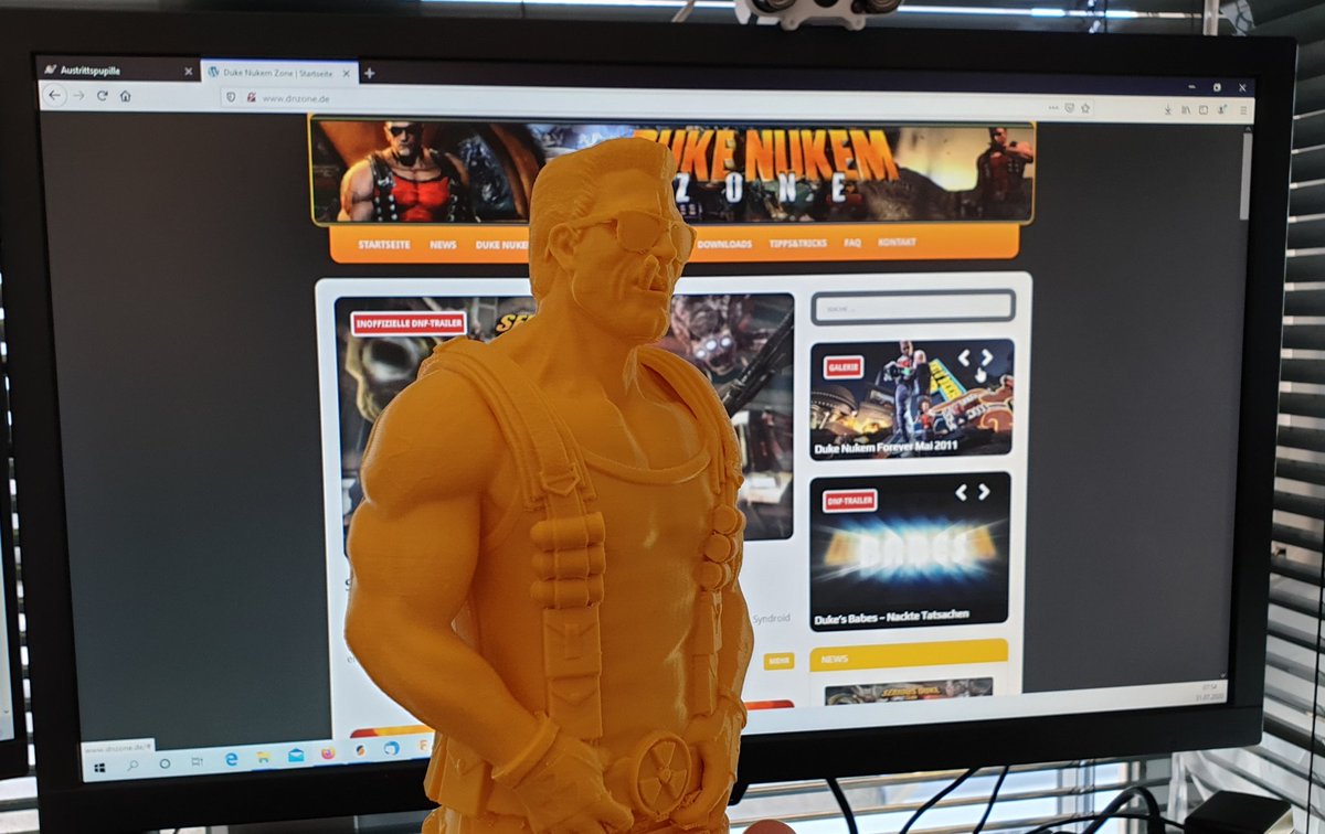 pcpointer's tweet image. &quot;Hail to the king, baby“ - Duke Nukem by @fotismint printed with ABS Extrafill yellow from @Fillamentum with 0.25 layer height. 

#3Dprinting #dukenukem #pcpointer #3ddruck  #filament #fillamentum #prusa3d
#prusa